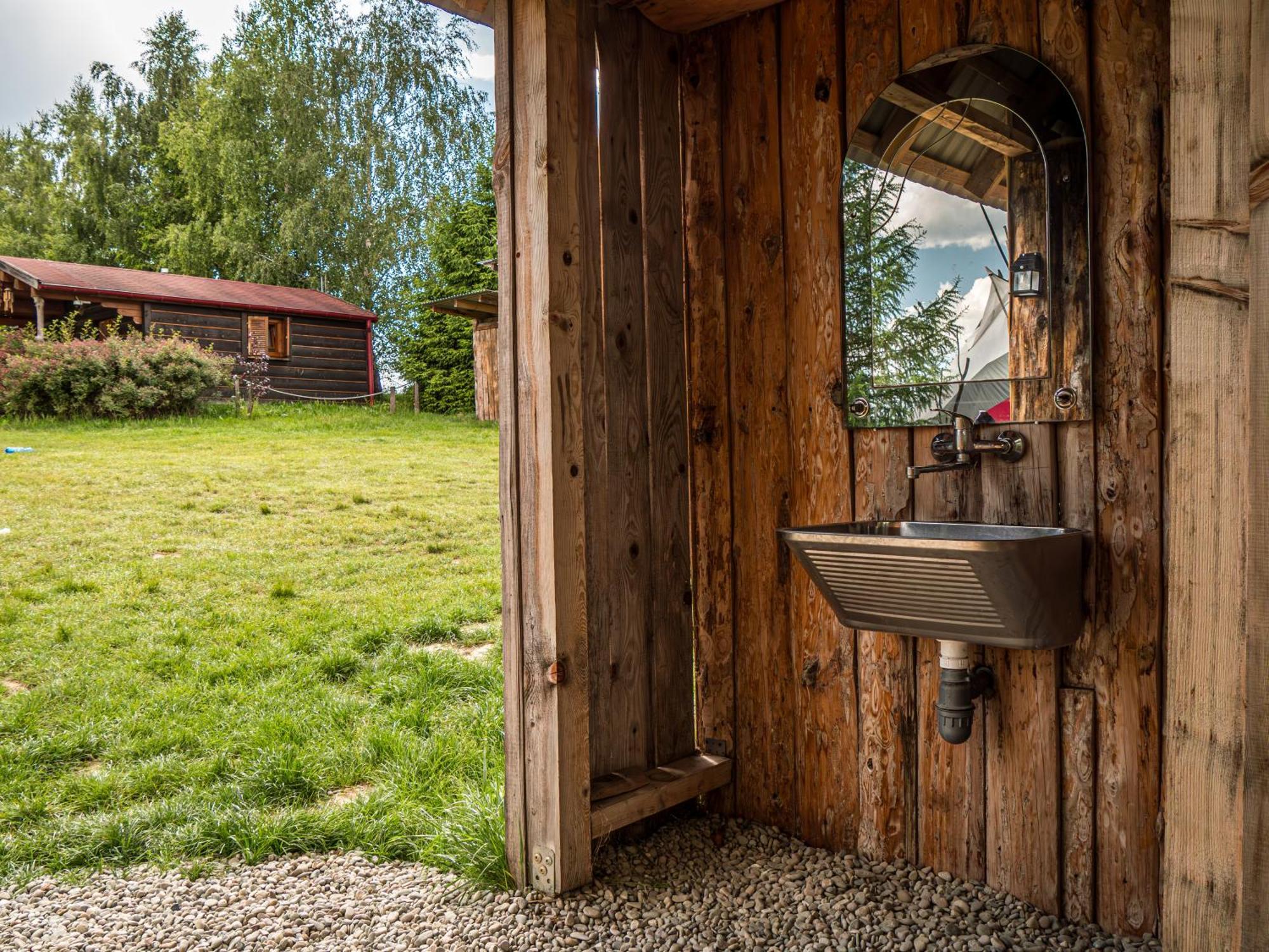 Fort Wapiti Hotel Zalasowa Екстериор снимка