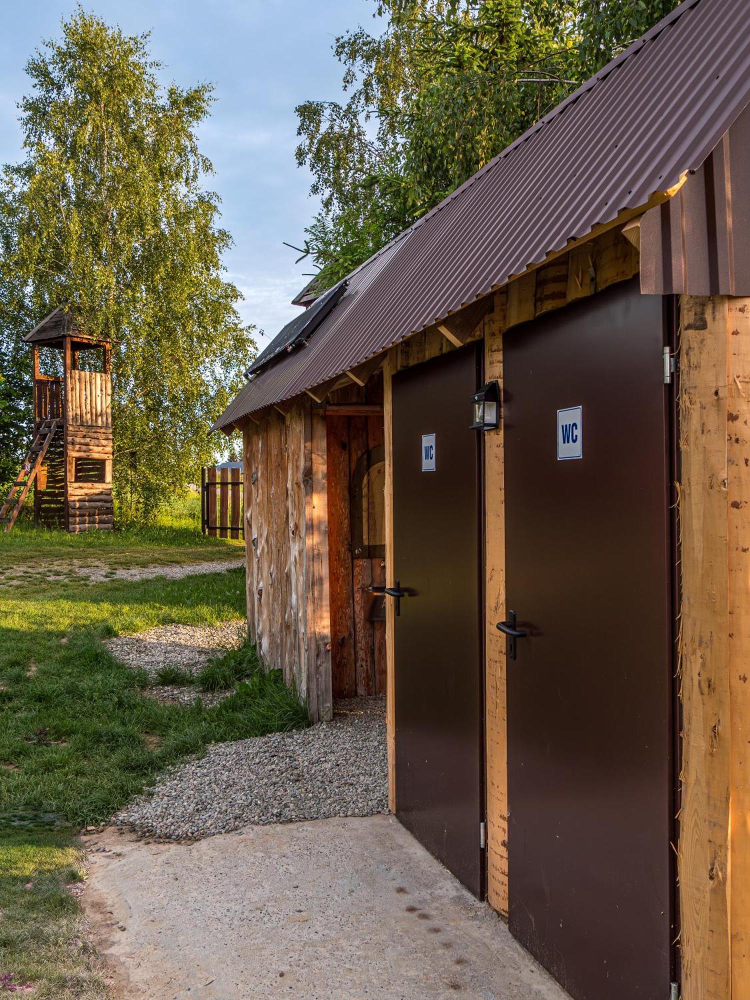 Fort Wapiti Hotel Zalasowa Екстериор снимка